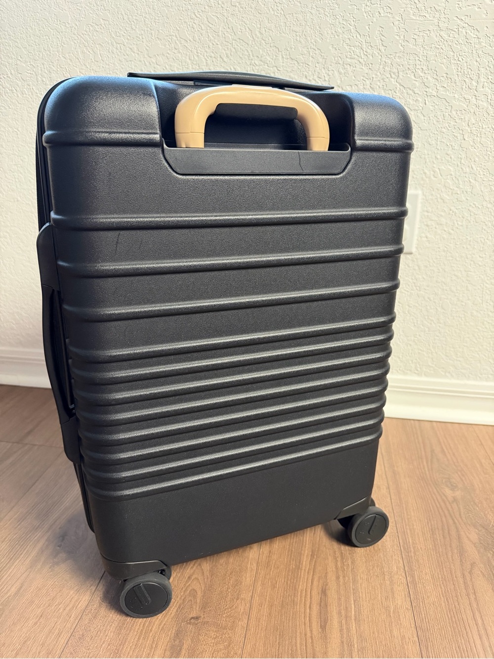 BEIS Black Carry-On Roller - Picture 4 of 16